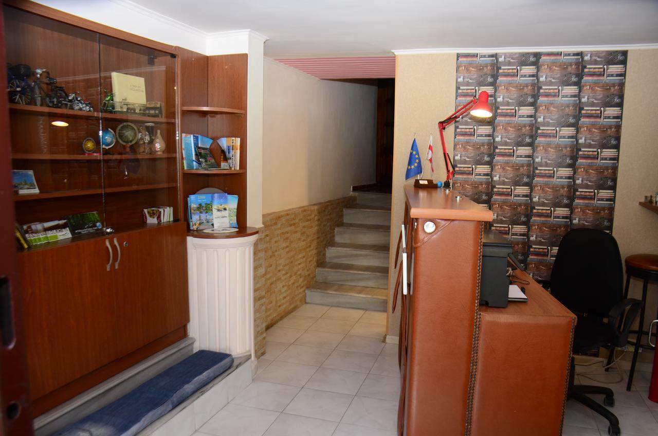 Hostel Batumi Globus Экстерьер фото